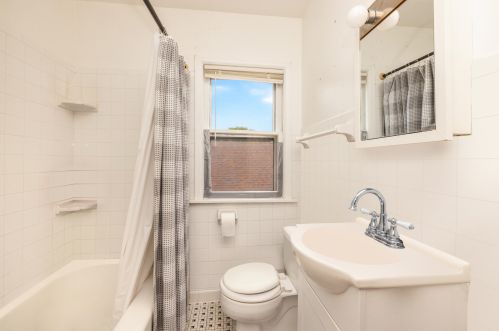 2828 48, Milwaukee WI 53210-1755 exterior