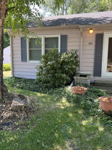 304 Espanola Ave, Kalamazoo MI  49004-1104 exterior