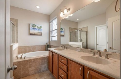 3826 Cass St, Tampa FL 33606-1305 exterior