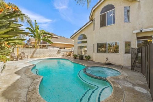 11569 Allwood Dr, Riverside CA 92503-0802 exterior