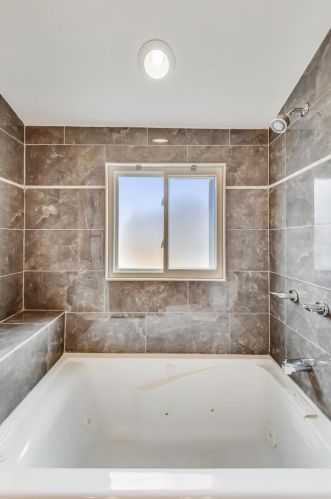 4316 Moody Ave, Chicago IL 60638-3545 exterior