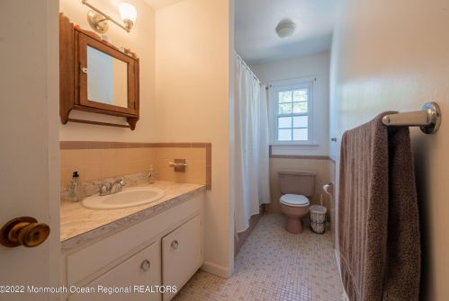 403 Newark Ave, Point Pleasant Beach NJ 08742-4141 exterior