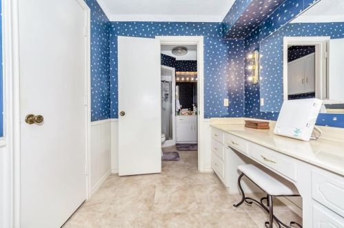 1909 Grn Oaks Dr, Irving TX 75061-2138 exterior