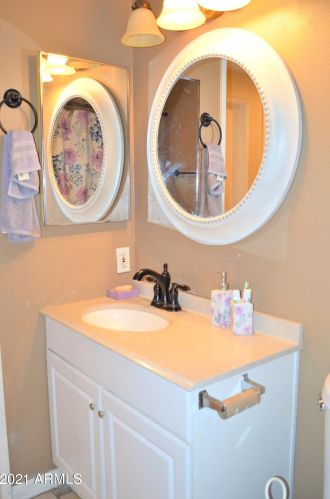 12445 21st Ave, Phoenix AZ  85029-2700 exterior