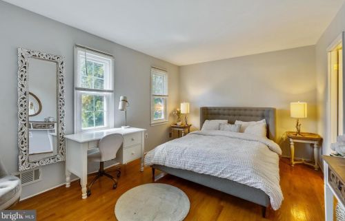 10 Grovepoint Ct, Rockville MD 20854-5505 exterior