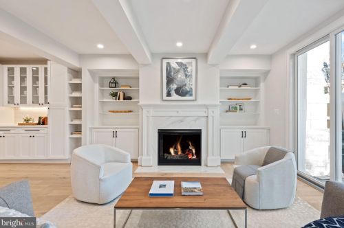 803 Cameron St, Alexandria VA  22314-2410 exterior