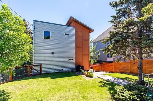 227 7th St, Duluth MN 55805-1240 exterior
