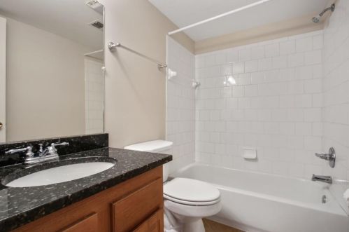 207 Brighton Pt, Atlanta GA 30328-1372 exterior