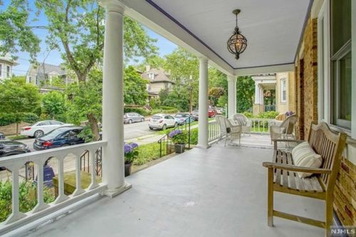 61 Clifton Ter, Union City, NJ 07086-7064