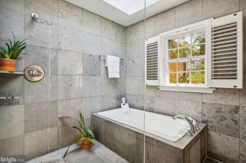 5220 Klingle St, Washington DC 20016-2657 exterior