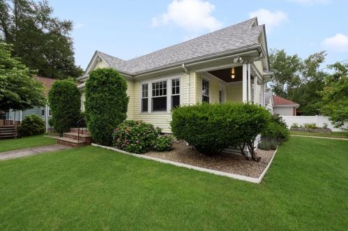 115 Chace Ave, Providence, RI 02906-2906