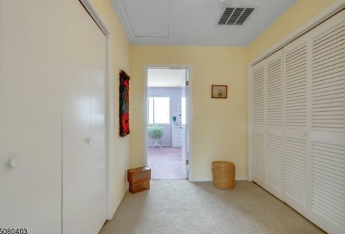 62 Metro Vista Dr, Paterson NJ  07506-3428 exterior