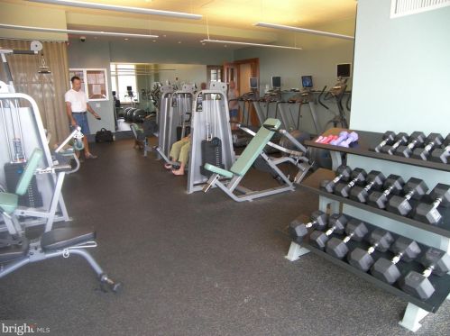 440 Broad St, Philadelphia PA  19146-4900 exterior