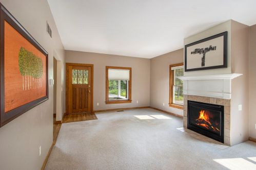 1103 Howard St, Kalamazoo, MI 49008-1833