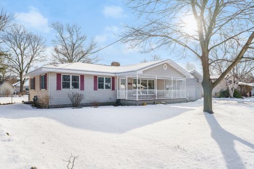 3660 Evaline Dr, Meskegon MI 49444-4133 exterior