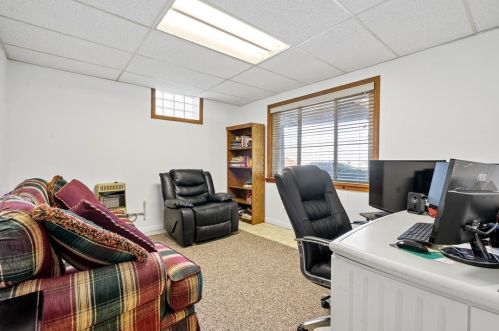 579 Montclair St, Pittsburgh PA 15217-2808 exterior