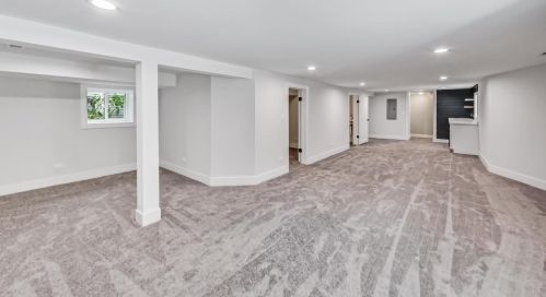 3800 Eddy St, Chicago IL  60618-5014 exterior