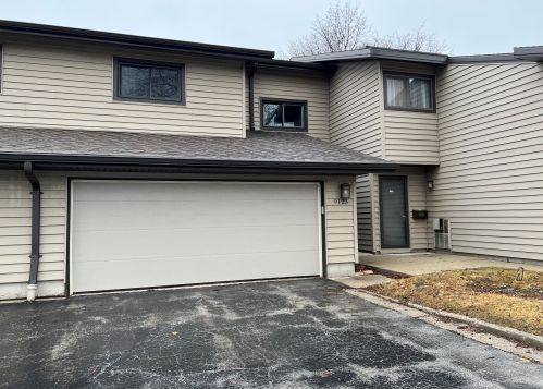 9123 70th St, Milwaukee, WI 53223-2115