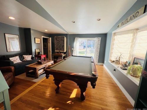 294 Broad St, Killingly CT 06239-3604 exterior