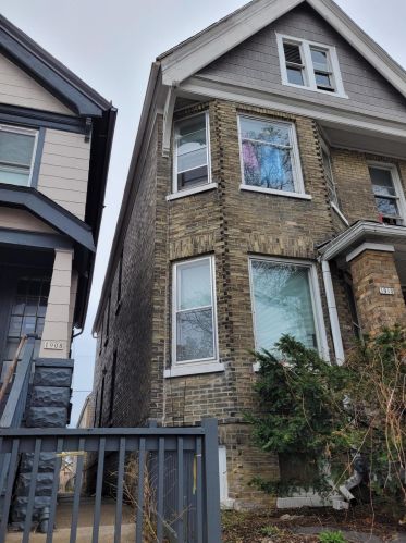 1910 11th St, Milwaukee, WI 53204-3824