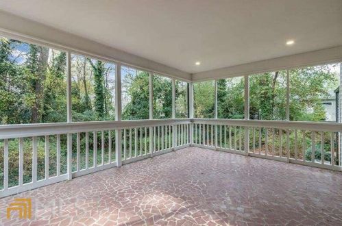 6160 Heards Creek Dr, Atlanta GA  30328-3635 exterior