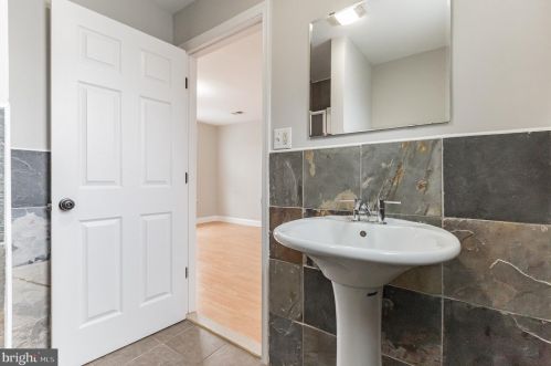 1733 Howard St, Philadelphia PA 19122-2412 exterior