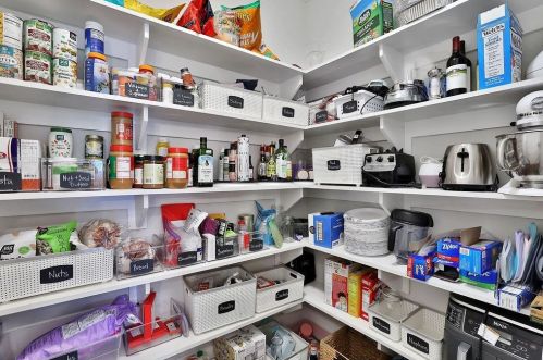 3573 Brookleigh Ln, Atlanta GA 30319-2219 exterior