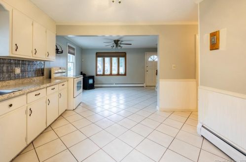 310 Main St, Meriden CT 06450-6047 exterior