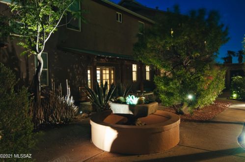 1070 Miles St, Tucson AZ 85719-6140 exterior