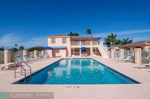 2057 Wild Meadow Cir, Fort Pierce FL  34952-8142 exterior