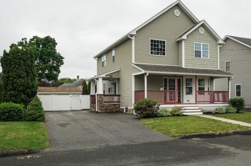 71 Kaveney St, Chicopee, MA 01020-1540