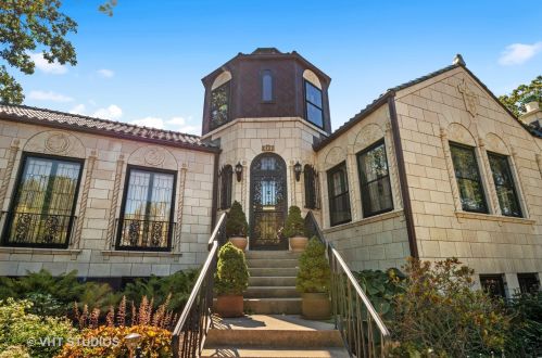 5652 Virginia Ave, Chicago, IL 60659-3717