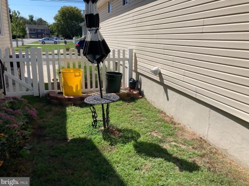 24 Coolidge Ave, Trenton NJ 08648-3713 exterior