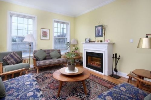 59 Chelsea St, Boston, MA