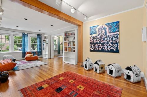 4 Alton Ct, Brookline, MA 02446-6535