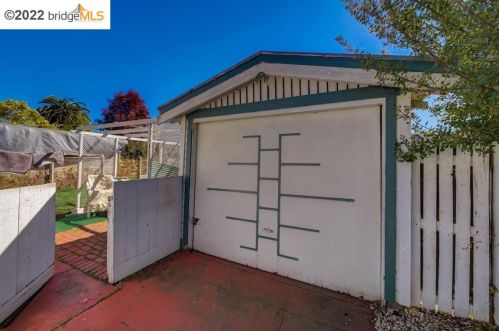 1336 Derby St, Berkeley CA 94703-1968 exterior