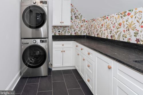 38 Carter Rd, Princeton NJ 08540-2110 exterior