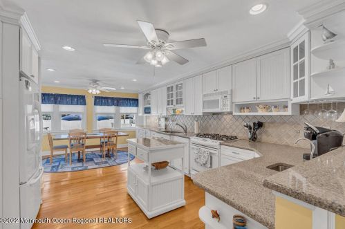 403 New York Ave, Point Pleasant Beach NJ 08742-3338 exterior