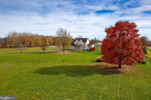 262 Lk Rd, Pilesgrove NJ 08098-3008 exterior