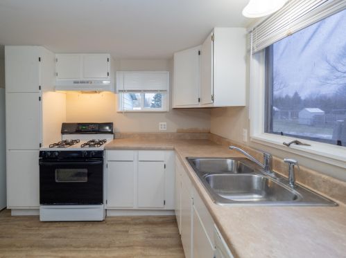 10616 Oakland Dr, Kalamazoo MI 49024-6681 exterior