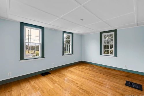 83 Maple St, Ellington CT  06029-3350 exterior