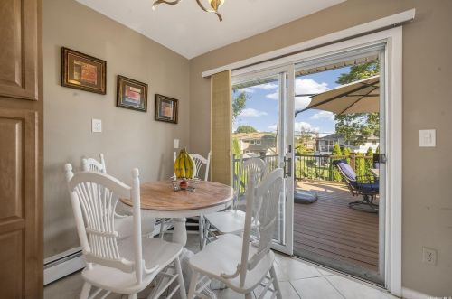 15 Farmstead Rd, Commack NY 11725-1506 exterior