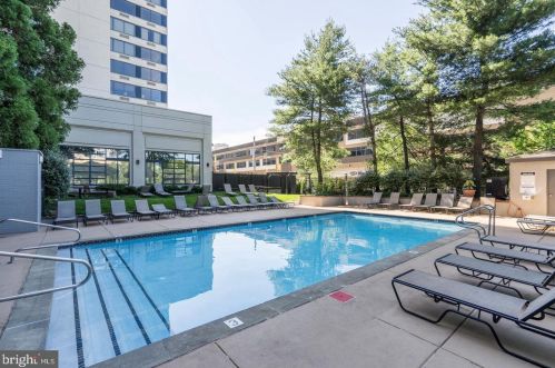 2001 Hamilton St, Philadelphia PA 19130-4298 exterior