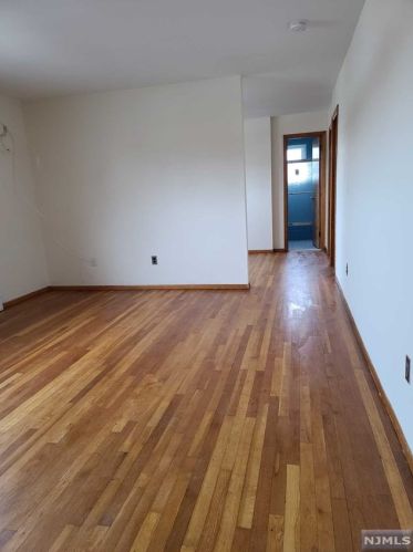 361 Commercial Ave, Cliffside Park NJ  07010-1460 exterior