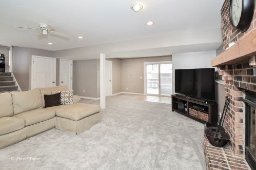 940 Tara Dr, Bull Valley IL 60098-7004 exterior