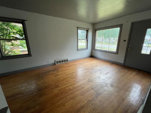 4676 Sherman Blvd, Milwaukee, WI 53209-5868