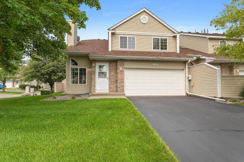 1200 Black Oak Dr, Saint Paul, MN 55112-8432