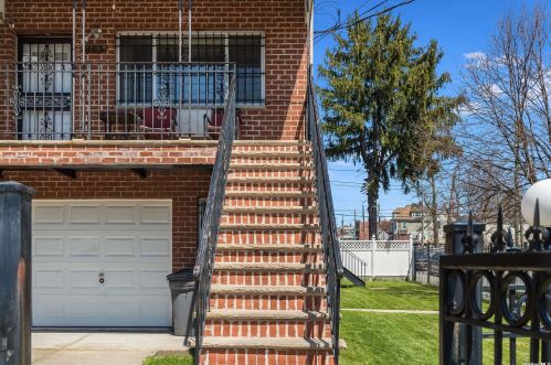 963 212th St, Bronx NY  10469-1109 exterior