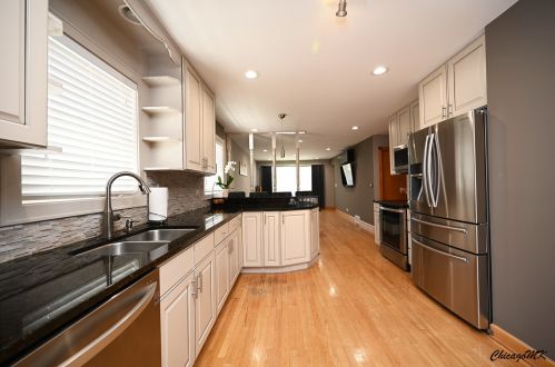 3807 Odell Ave, Chicago IL 60634-3404 exterior