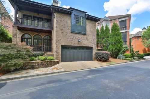 5 Conifer Cir, Atlanta GA 30342-4303 exterior